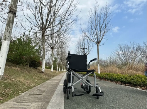 RC-N3502 Adults Motorized Light Weight Aluminium Frame Foldable Lightweight Electric Wheelchair